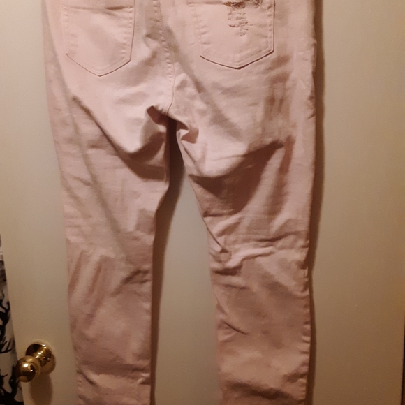 Distressed jeans - Picture 4 of 6